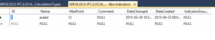 Why EF navigation property return null?